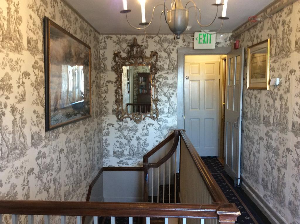 Samuel Durfee House Bed & Breakfast นิวพอร์ต ภายนอก รูปภาพ