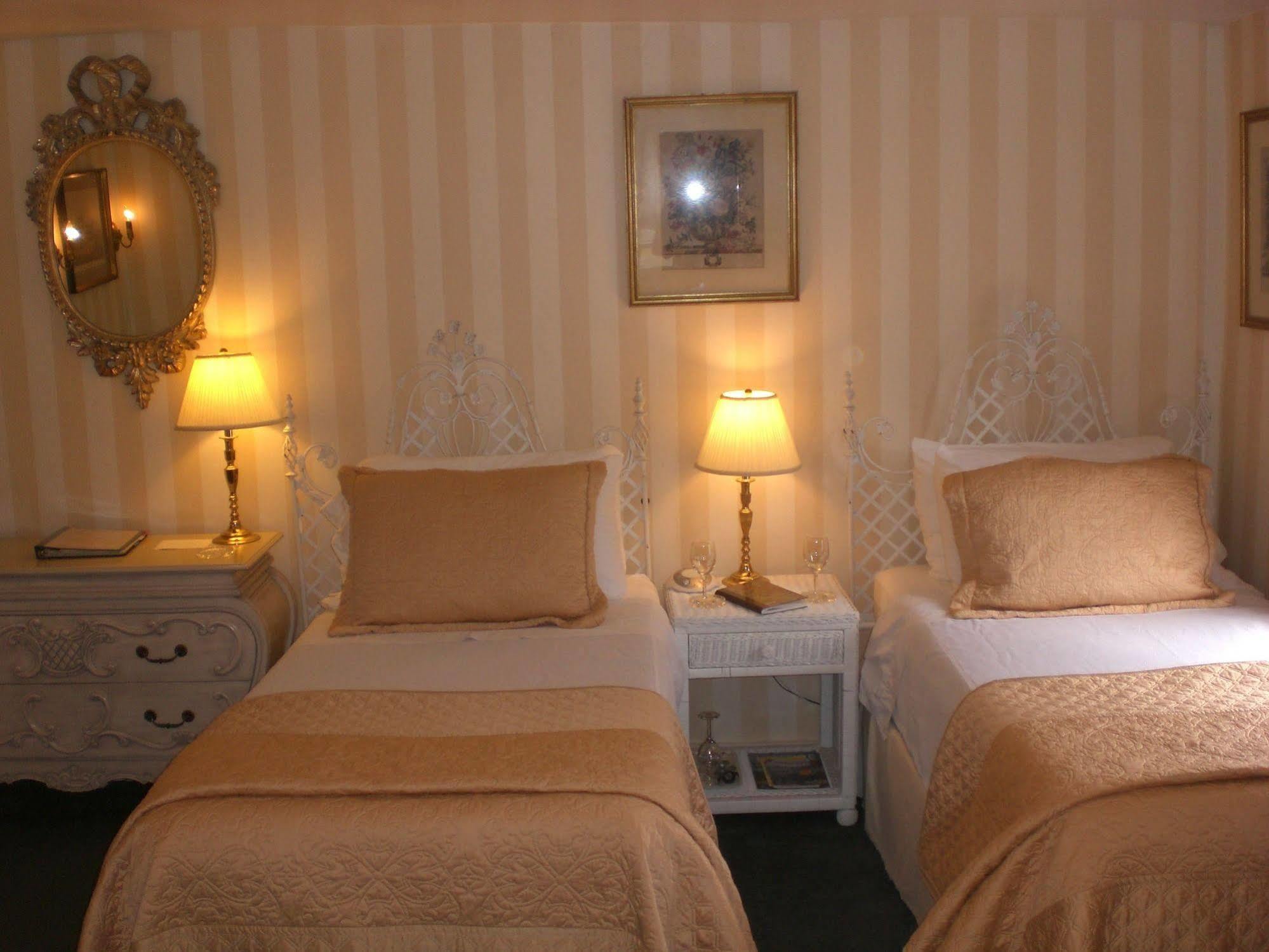 Samuel Durfee House Bed & Breakfast นิวพอร์ต ห้อง รูปภาพ