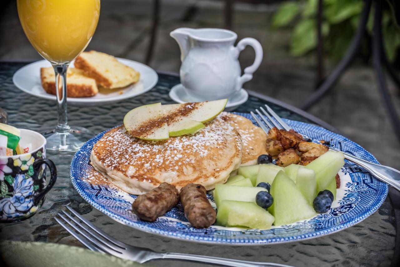 Samuel Durfee House Bed & Breakfast นิวพอร์ต ภายนอก รูปภาพ