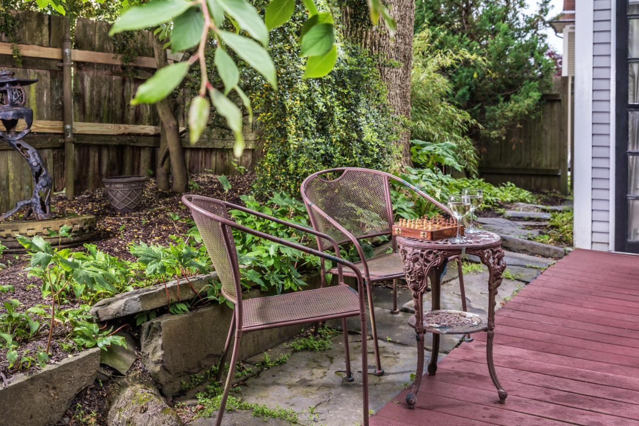 Samuel Durfee House Bed & Breakfast นิวพอร์ต ภายนอก รูปภาพ