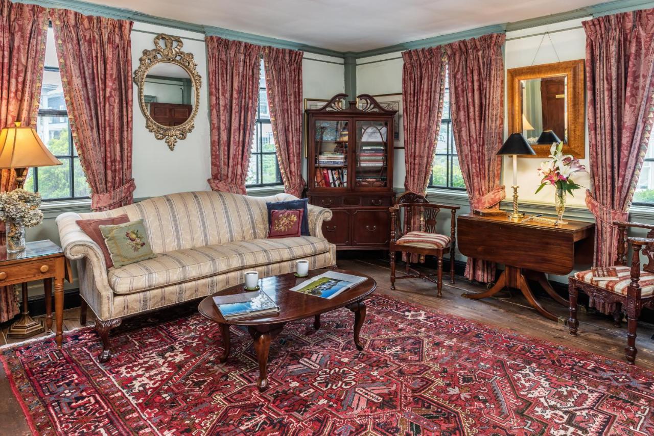 Samuel Durfee House Bed & Breakfast นิวพอร์ต ภายนอก รูปภาพ