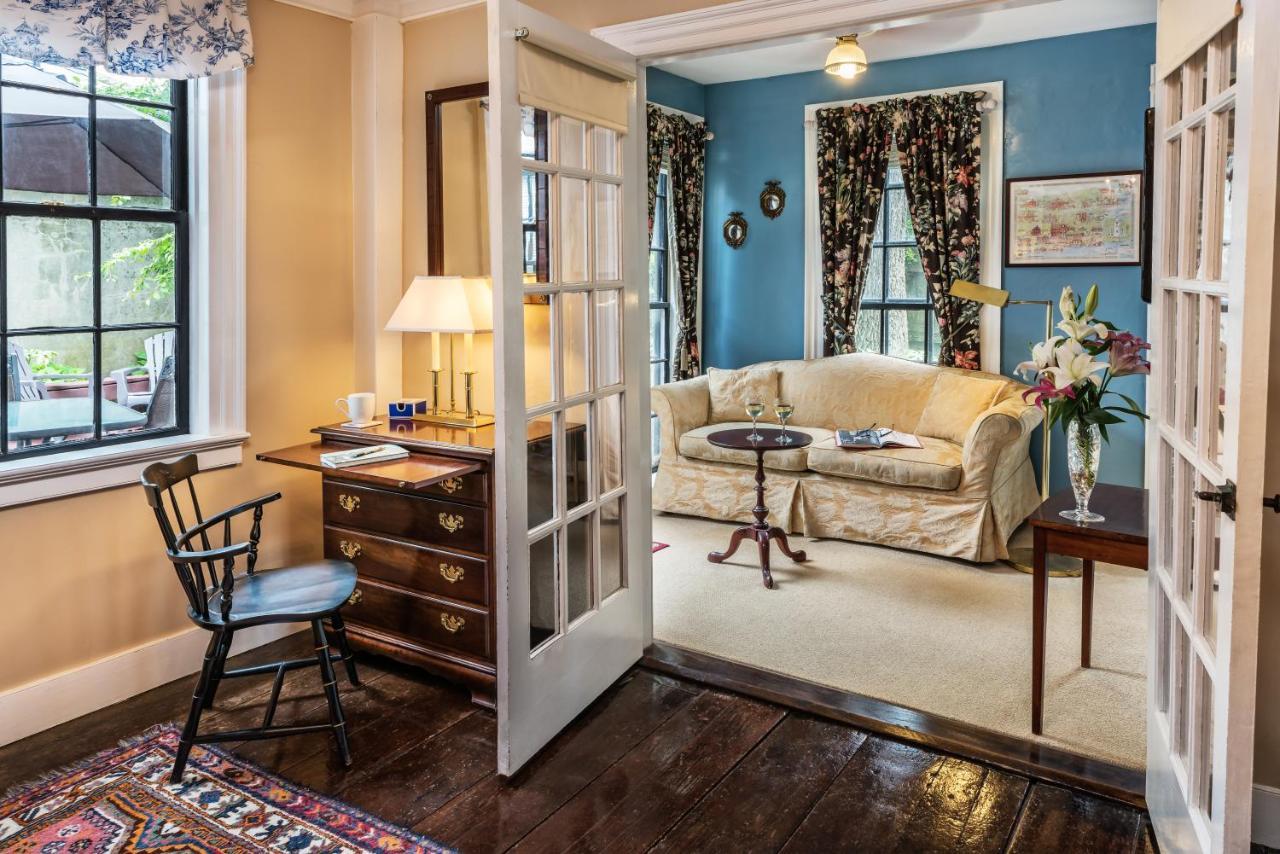 Samuel Durfee House Bed & Breakfast นิวพอร์ต ภายนอก รูปภาพ