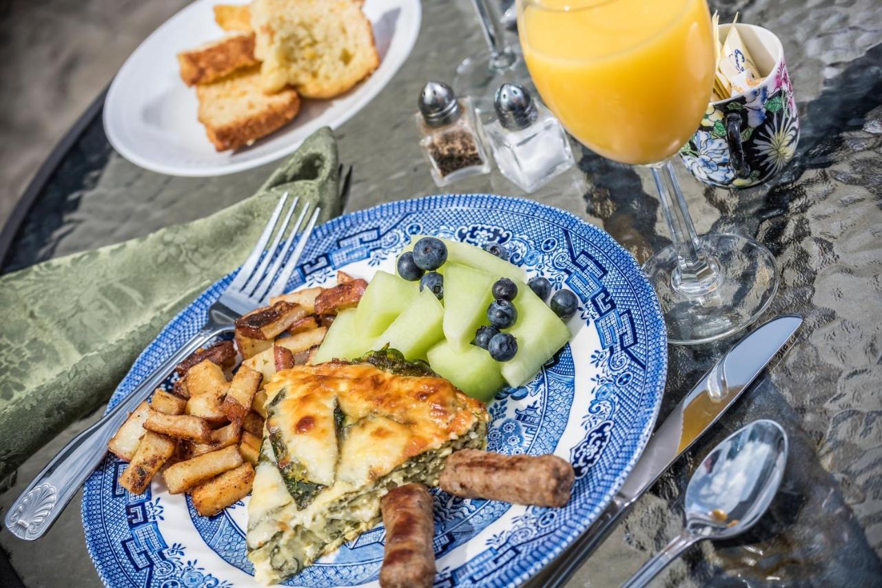 Samuel Durfee House Bed & Breakfast นิวพอร์ต ภายนอก รูปภาพ
