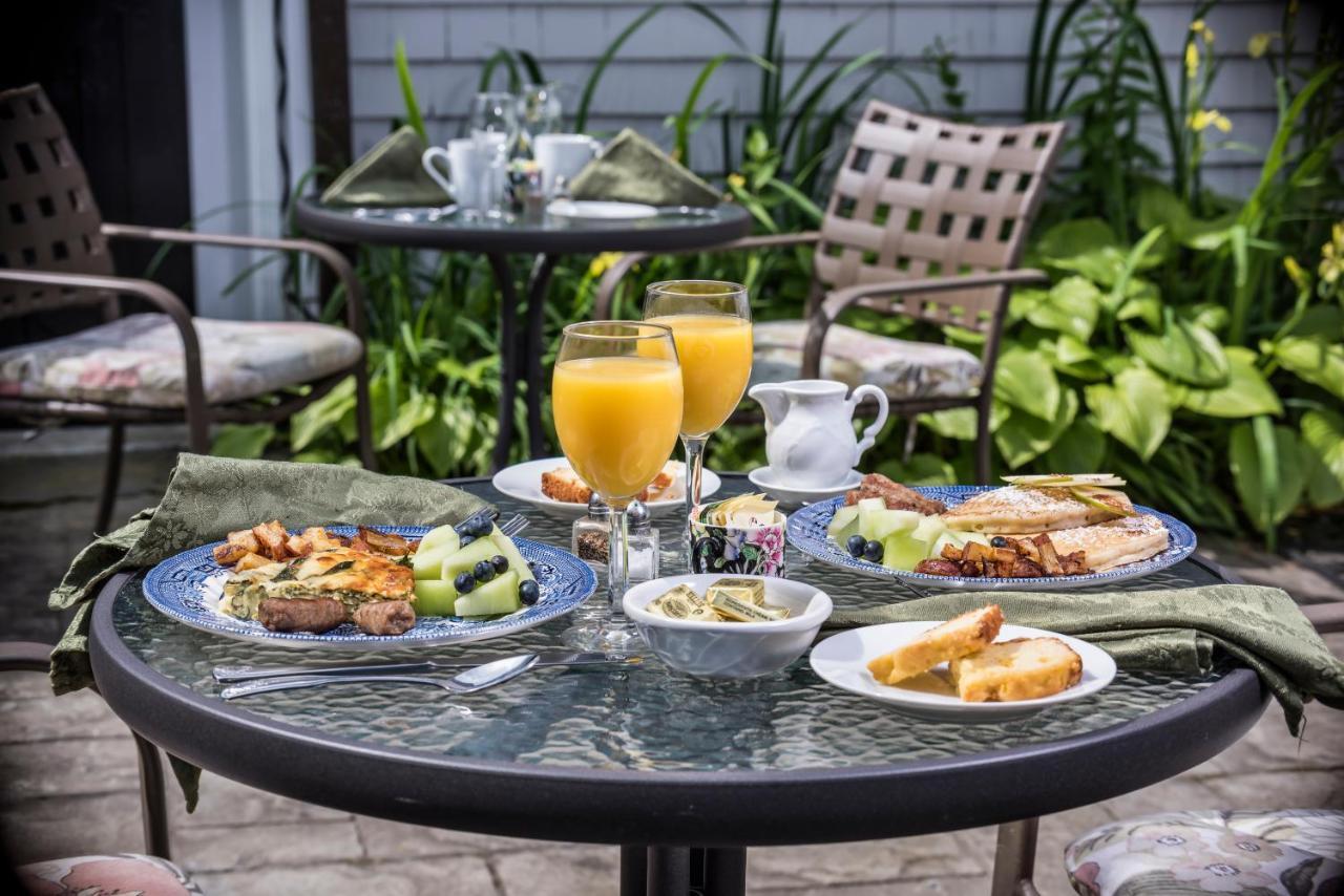 Samuel Durfee House Bed & Breakfast นิวพอร์ต ภายนอก รูปภาพ